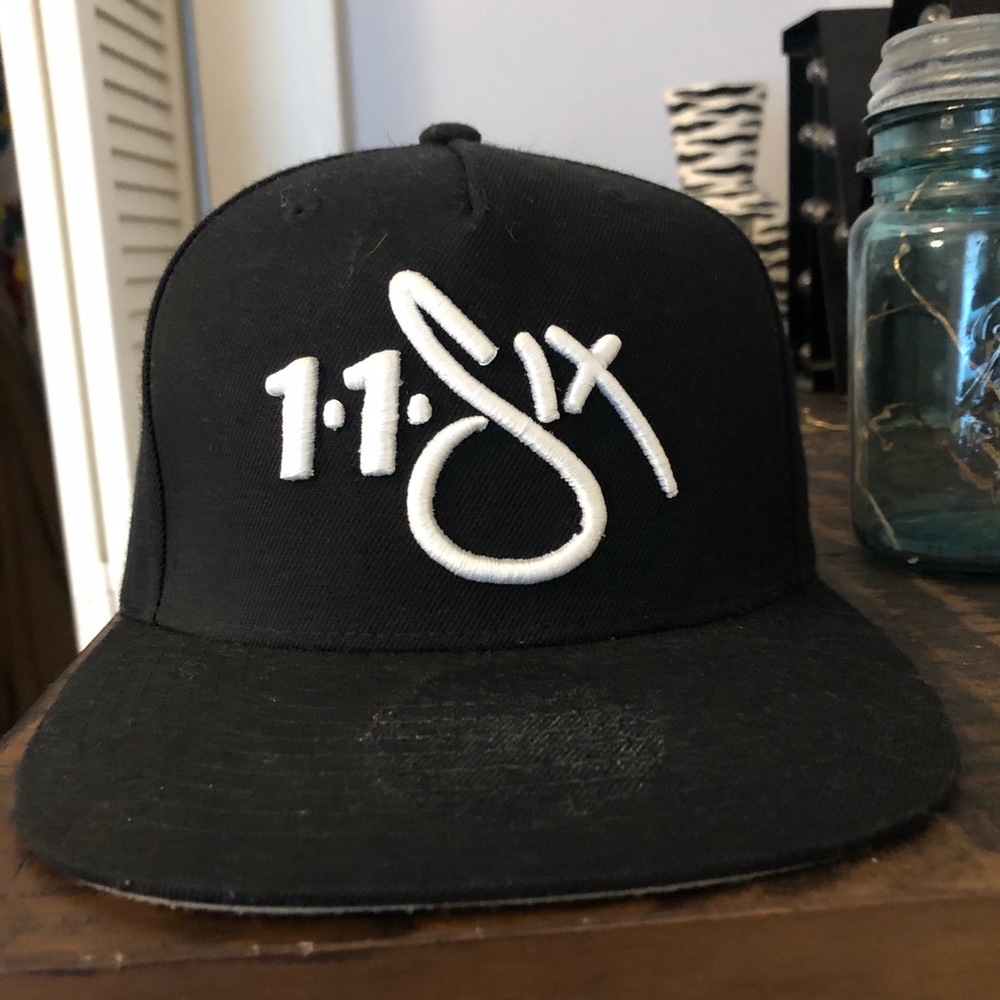 116 hat